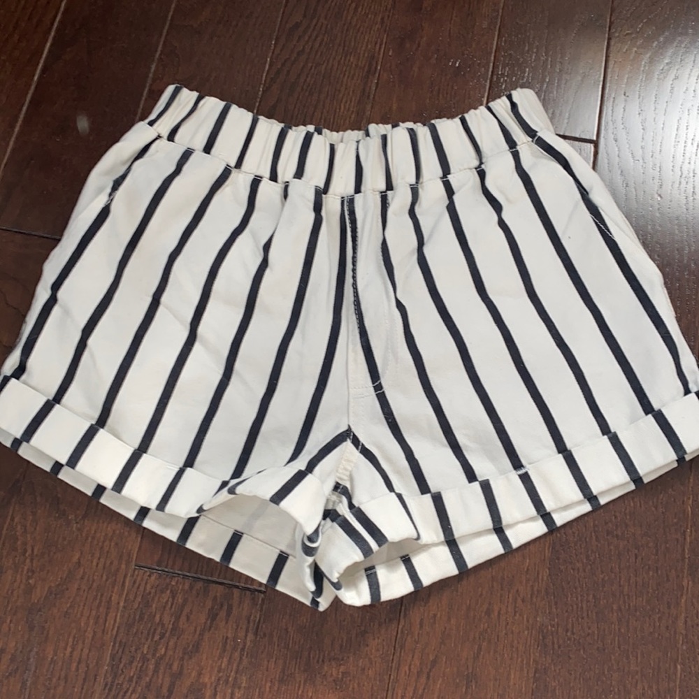Forever 21 black and white shorts